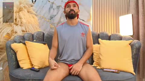 Snapshot of maximus_thorne chatting on April 2026 08:18:01 PM Maximus online show from April 2026 08:18:01 PM