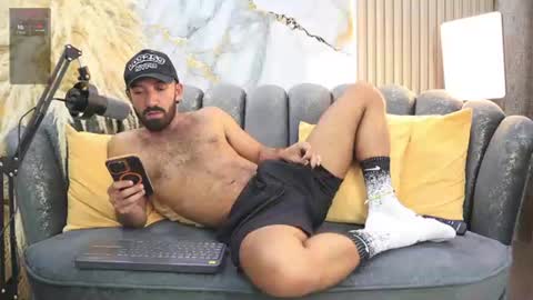 Snapshot of maximus_thorne chatting on June 2026 09:25:02 PM Maximus online show from June 2026 09:25:02 PM