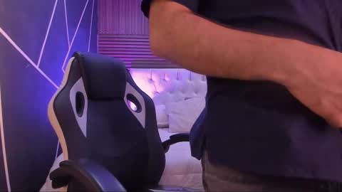 Snapshot of maximusclark1_ chatting on March 2026 01:52:01 PM Maximus online show from March 2026 01:52:01 PM