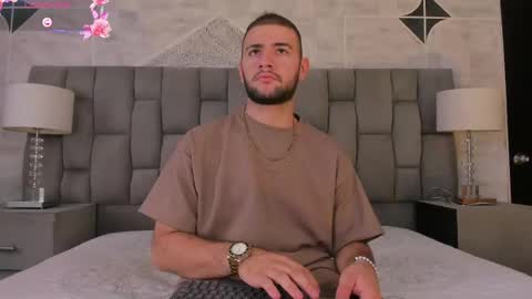 Snapshot of maximusclark1_ chatting on May 2026 12:01:01 PM Maximus online show from May 2026 12:01:01 PM