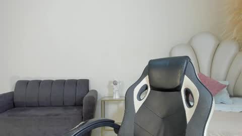 Snapshot of maximusclark1_ chatting on June 2026 11:57:01 AM Maximus online show from June 2026 11:57:01 AM