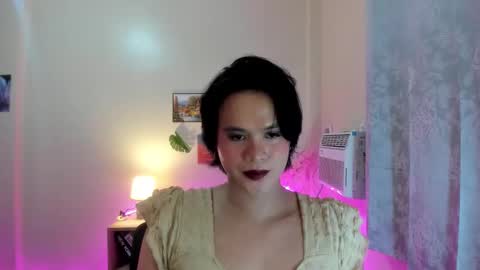 Snapshot of maxine_fucks chatting on October 2025 04:24:02 PM maxine_fucks online show from October 2025 04:24:02 PM