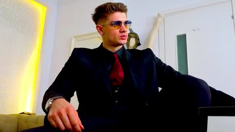 MaxKaiden online show from April 2026 05:00:02 AM