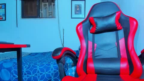 MAX online show from September 2025 08:30:02 PM