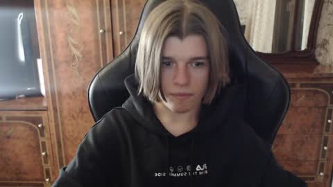 Max online show from December 2024 08:32:01 PM