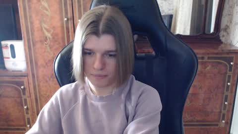 Max online show from February 2025 06:54:02 PM