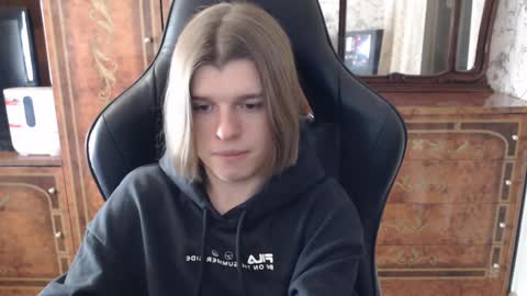 Max online show from February 2025 05:02:02 PM