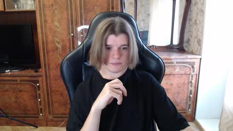 Max online show from September 2025 12:32:02 PM