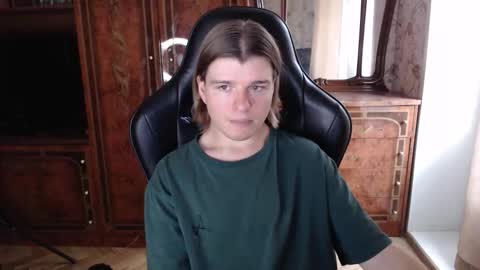 Max online show from October 2025 10:14:01 AM