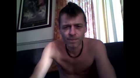 Snapshot of maxthewolf chatting on October 2025 08:40:01 PM MaxTheWolf online show from October 2025 08:40:01 PM