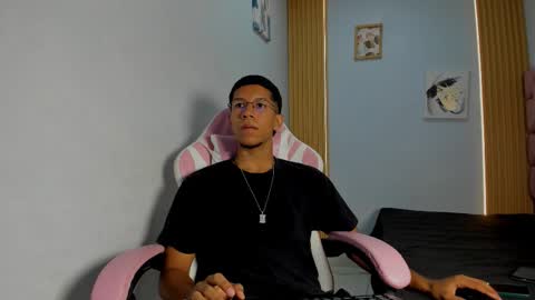 Snapshot of maxvibe420 chatting on October 2025 01:30:01 PM maxvibe420 online show from October 2025 01:30:01 PM