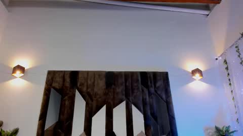 MAX online show from February 2025 12:41:01 AM