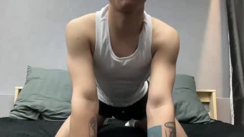 Snapshot of maxwoolf chatting on April 2026 04:33:02 PM Max online show from April 2026 04:33:02 PM