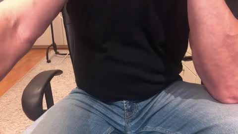 Max online show from October 2025 06:46:01 AM