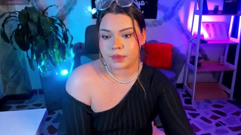 Maxine Minx online show from February 2026 05:59:01 AM