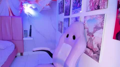 Adrian  online show from October 2025 11:49:02 AM