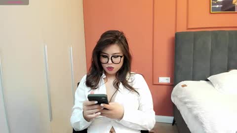 Mia online show from March 2025 03:46:02 AM