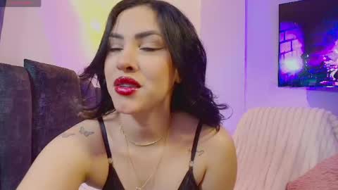 Snapshot of maya_blue_ chatting on April 2026 04:26:01 AM Maya online show from April 2026 04:26:01 AM