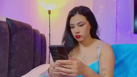 Snapshot of maya_blue_ chatting on May 2026 04:07:02 AM Maya online show from May 2026 04:07:02 AM