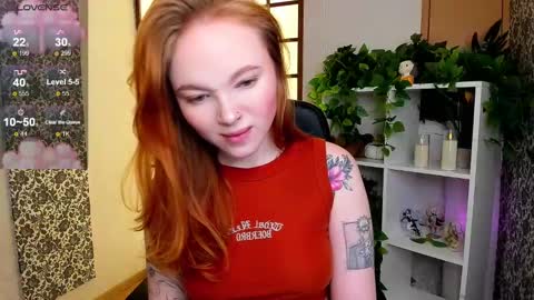 Snapshot of maya_light chatting on February 2025 01:57:02 AM Maya online show from February 2025 01:57:02 AM