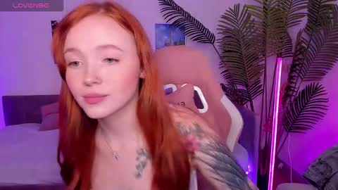Snapshot of maya_light chatting on September 2025 08:47:01 AM Maya online show from September 2025 08:47:01 AM