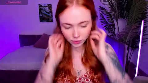 Snapshot of maya_light chatting on September 2025 02:06:01 AM Maya online show from September 2025 02:06:01 AM