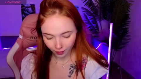 Snapshot of maya_light chatting on October 2025 02:22:02 AM Maya online show from October 2025 02:22:02 AM
