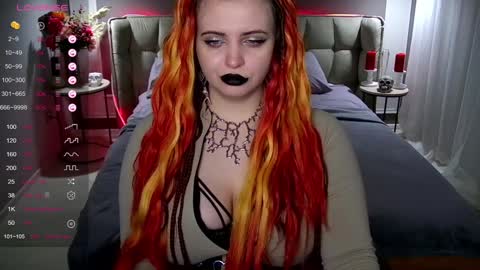 Snapshot of maya_mils chatting on January 2025 01:19:01 AM Maya Mils online show from January 2025 01:19:01 AM