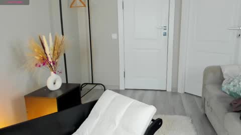 Maya online show from April 2026 01:06:01 AM