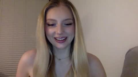 mayaflirt online show from March 2026 04:42:01 PM