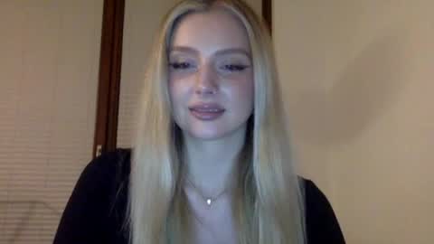 mayaflirt online show from April 2026 07:58:01 PM