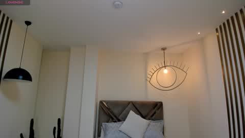 M A Y A    H O F F M A N online show from March 2026 11:16:02 AM