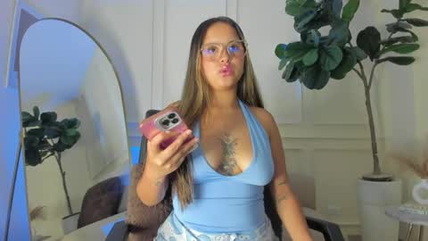 Snapshot of mayalee_ chatting on May 2026 03:24:02 AM mayalee_ online show from May 2026 03:24:02 AM