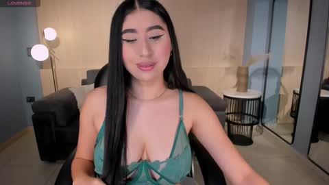 Snapshot of mayamoretti chatting on January 2026 05:11:02 AM Maya online show from January 2026 05:11:02 AM