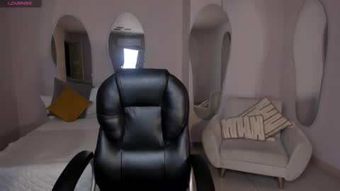 Snapshot of mayamoretti chatting on February 2026 04:44:01 AM Maya online show from February 2026 04:44:01 AM