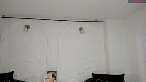 Snapshot of mayamoretti chatting on February 2026 04:09:02 AM Maya online show from February 2026 04:09:02 AM