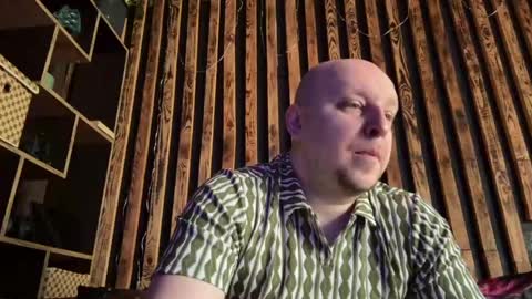 Snapshot of maybe777_ chatting on May 2026 07:15:02 AM Anton online show from May 2026 07:15:02 AM