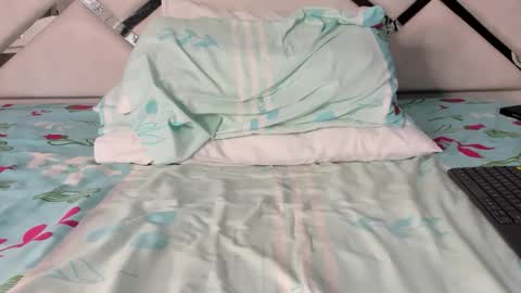 Snapshot of maybelline_666 chatting on February 2026 06:22:01 AM Maybelline69 online show from February 2026 06:22:01 AM