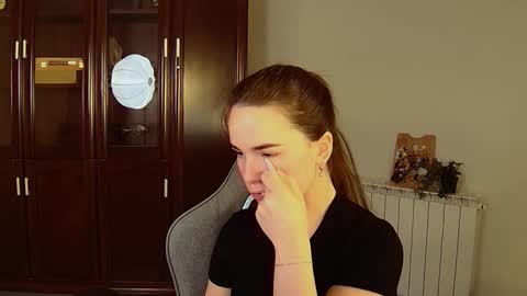 maybloom_ online show from October 2025 06:04:02 AM