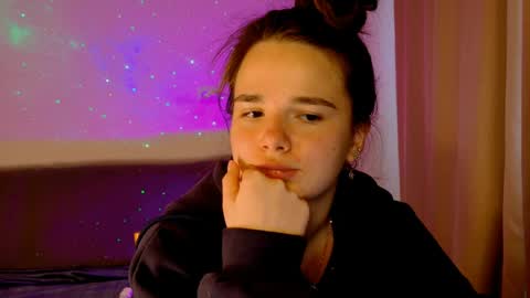 Snapshot of maybloom_ chatting on May 2026 02:45:01 PM maybloom_ online show from May 2026 02:45:01 PM