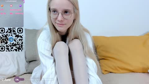 Snapshot of maydaguy chatting on December 2024 06:29:02 AM Megan online show from December 2024 06:29:02 AM