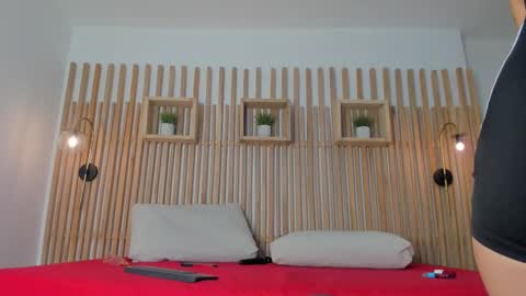 Snapshot of maye_wells_ chatting on December 2025 07:20:01 PM Maye Wells online show from December 2025 07:20:01 PM