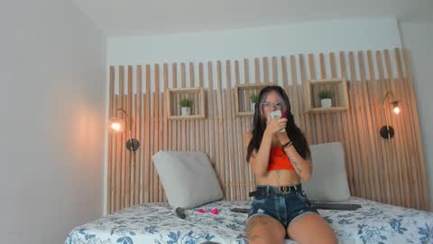 Snapshot of maye_wells_ chatting on January 2026 06:57:02 PM Maye Wells online show from January 2026 06:57:02 PM