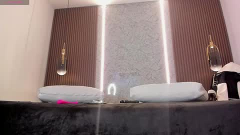 Maye Wells online show from April 2026 07:47:02 PM