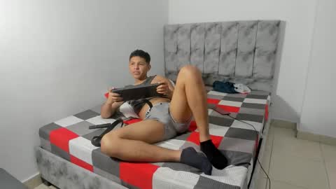 Mayky... online show from March 2026 11:33:01 PM