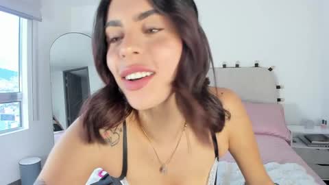 Snapshot of mayli_xx chatting on June 2026 10:34:01 PM ALIS online show from June 2026 10:34:01 PM