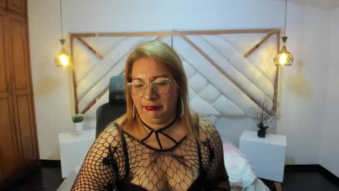Mailyn online show from February 2025 11:23:02 PM