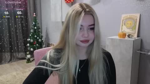 Snapshot of maymallorie chatting on December 2024 02:38:01 PM may online show from December 2024 02:38:01 PM
