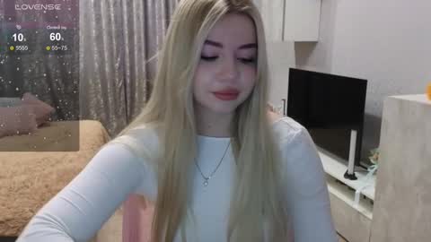 Snapshot of maymallorie chatting on December 2024 06:00:02 AM may online show from December 2024 06:00:02 AM