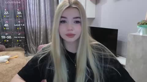Snapshot of maymallorie chatting on December 2024 08:09:01 AM may online show from December 2024 08:09:01 AM